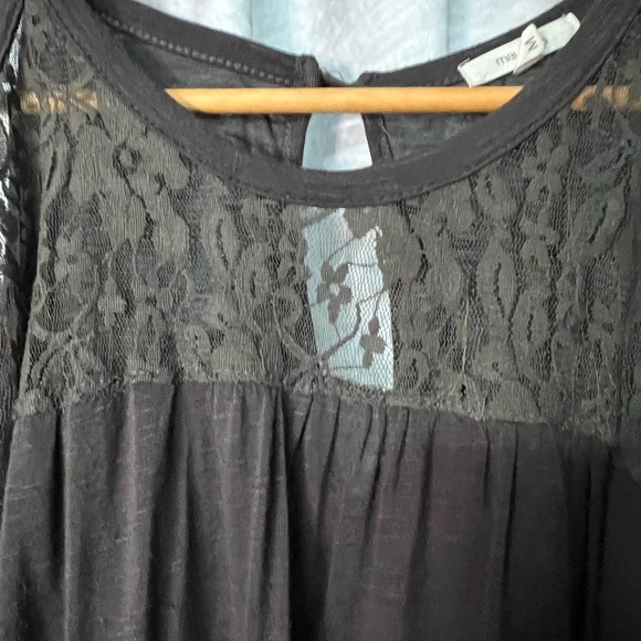 Maurices Gray Lace Accent Cold Shoulder 3/4 Sleeve Blouse - MED - Picture 8 of 9